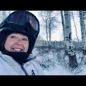 Meet your Posher, Leslie